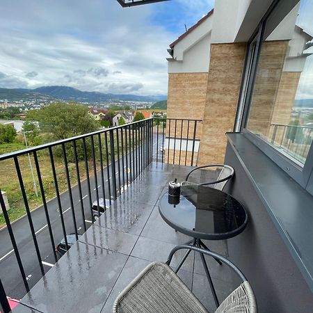 New Flat With A Mountain View, Garage Parking Apartman Besztercebánya Kültér fotó