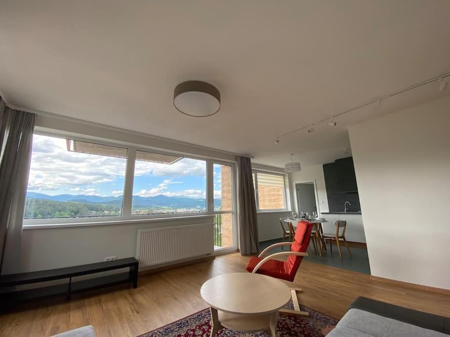 New Flat With A Mountain View, Garage Parking Apartman Besztercebánya Kültér fotó