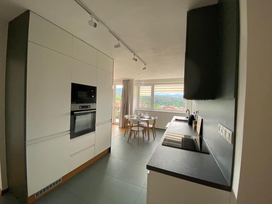 New Flat With A Mountain View, Garage Parking Apartman Besztercebánya Kültér fotó